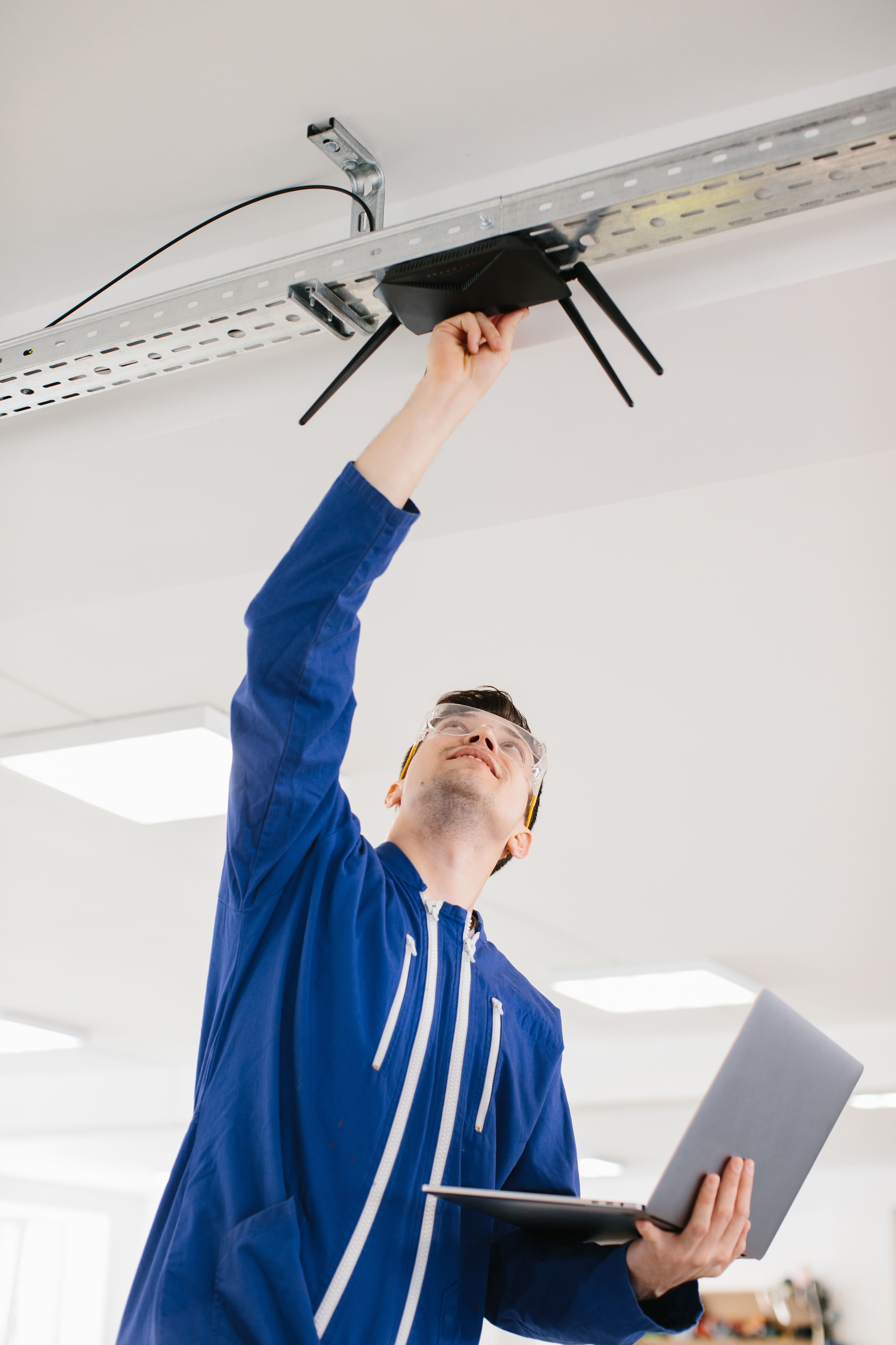 Projekt i administracja sieci LAN/WAN i Wi-Fi